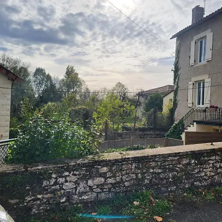 Casa vacanze Robins Nest Saint-Laurent-de-Céris